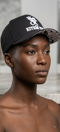 "KITEM VIV" Statement Snapback — Black